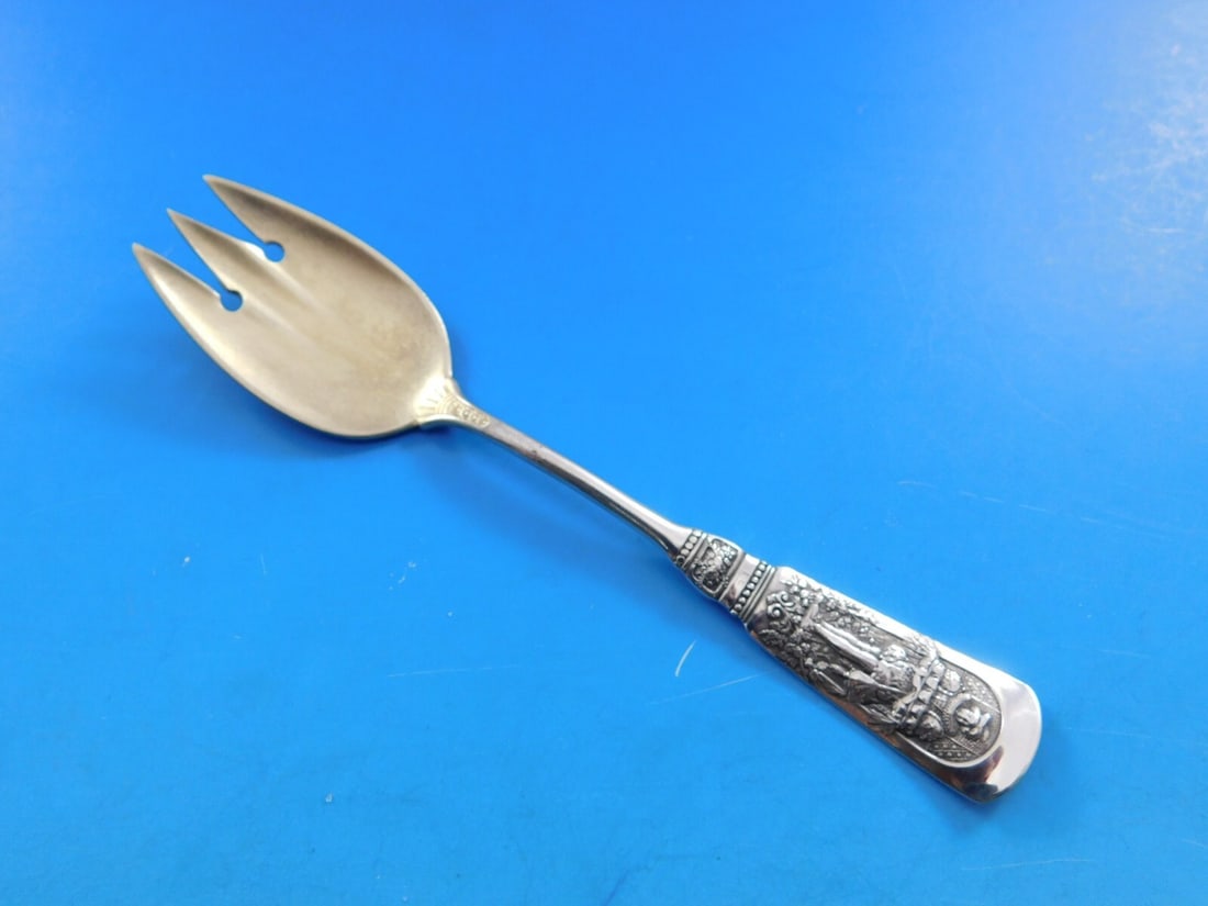 Gorham Fontainebleau Sterling Silver Gold Washed Ice Cream Fork 5": Gorham Fontainebleau Sterling Silver Gold Washed Ice Cream Fork 5" This exquisite ice cream fork from the Fontainebleau pattern by Gorham showcases the elegance of sterling silver craftsmanship. Measu