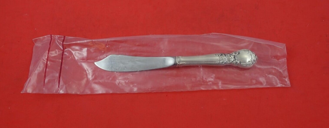 Gorham Royal Oak Sterling Silver Butter Spreader 6 3/4" New: Gorham Royal Oak Sterling Silver Butter Spreader 6 3/4" New Introducing the Royal Oak Butter Spreader by Gorham, crafted from high-quality sterling silver. This exquisite piece features a hollow handl