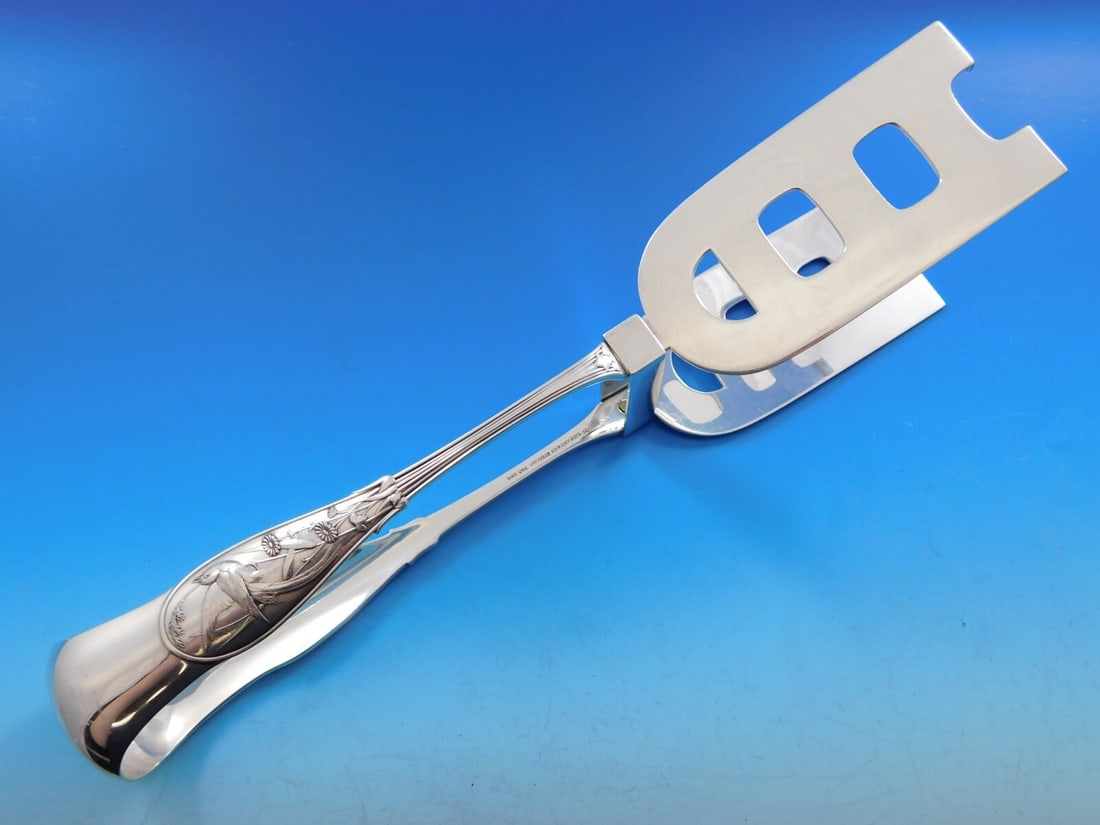 Tiffany & Co Japanese Sterling Silver Asparagus Serving Tong 10 1/4" Monogrammed: Tiffany & Co Japanese Sterling Silver Asparagus Serving Tong 10 1/4" Monogrammed This exquisite asparagus serving tong is crafted by Tiffany & Co. from sterling silver, featuring a beautiful Japanese