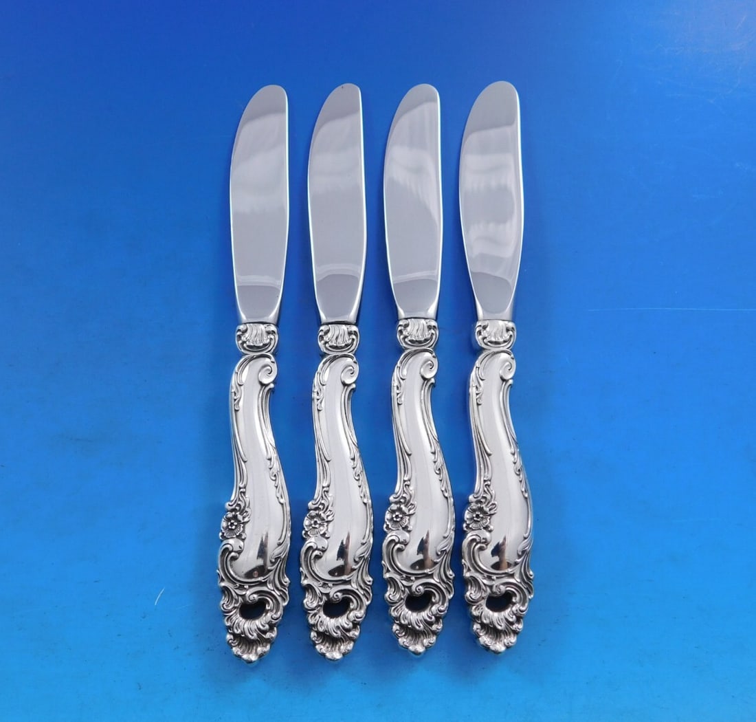 Gorham Decor Sterling Silver Butter Spreaders Set of 4 Modern 6 1/4": Gorham Decor Sterling Silver Butter Spreaders Set of 4 Modern 6 1/4" Enhance your dining experience with this elegant set of 4 butter spreaders from Gorham's Decor pattern. Each piece features a hollo