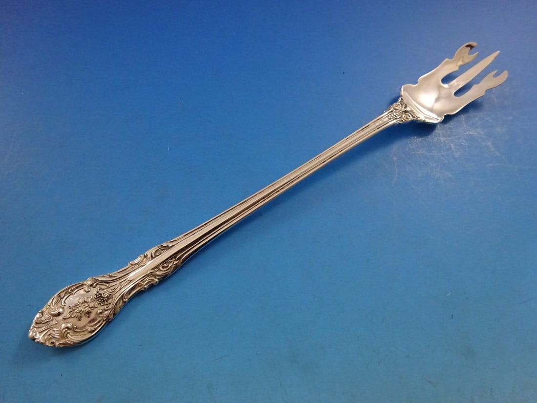 Gorham King Edward Sterling Silver Lobster Pick Custom 7 1/2 Inch: Gorham King Edward Sterling Silver Lobster Pick Custom 7 1/2 Inch Discover the elegance of the King Edward Lobster Pick by Gorham, crafted from high-quality sterling silver. This custom-made utensil f