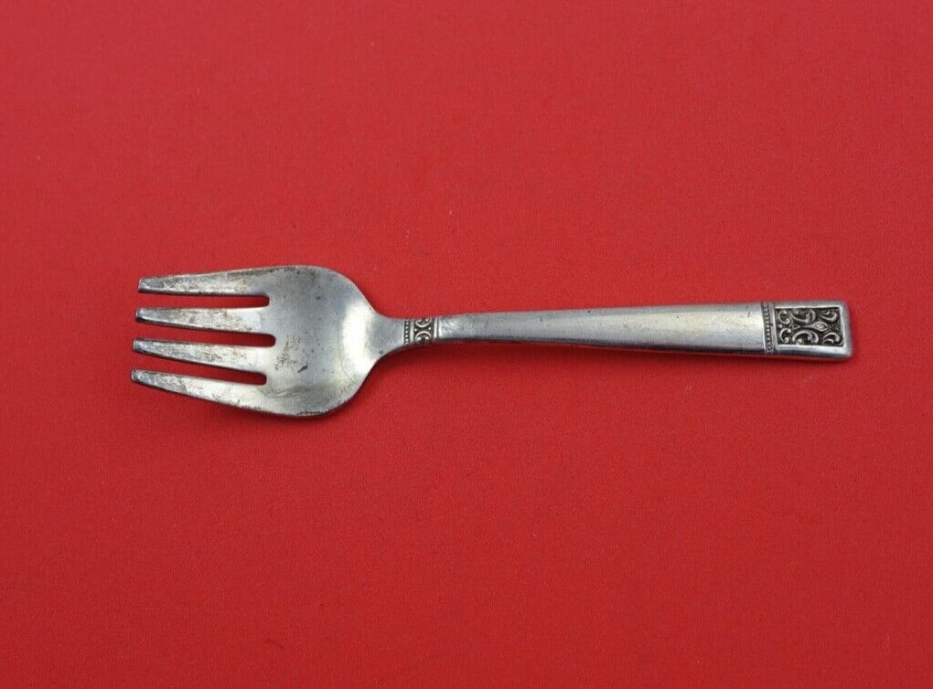 Towle Laureate Sterling Silver Baby Fork 4 3/8 Inch Heirloom: Towle Laureate Sterling Silver Baby Fork 4 3/8 Inch Heirloom This exquisite baby fork from the Laureate pattern by Towle is crafted from high-quality sterling silver, making it a perfect heirloom piec