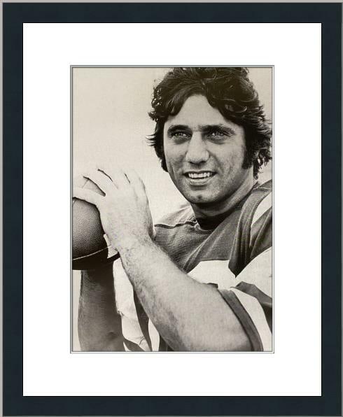 Joe Namath 1974 Lithograph Print Custom Framed Americana Art: Joe Namath 1974 Lithograph Print Custom Framed Americana Art This striking black and white print features the legendary Joe Namath, capturing the essence of football history. The artwork is a licensed