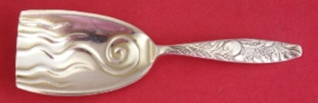 Frank Whiting Hagie Sterling Silver Tea Caddy Spoon 4": Frank Whiting Hagie Sterling Silver Tea Caddy Spoon 4" Discover the exquisite Hagie tea caddy spoon by Frank Whiting, crafted from high-quality sterling silver. This elegant 4" spoon features a classi