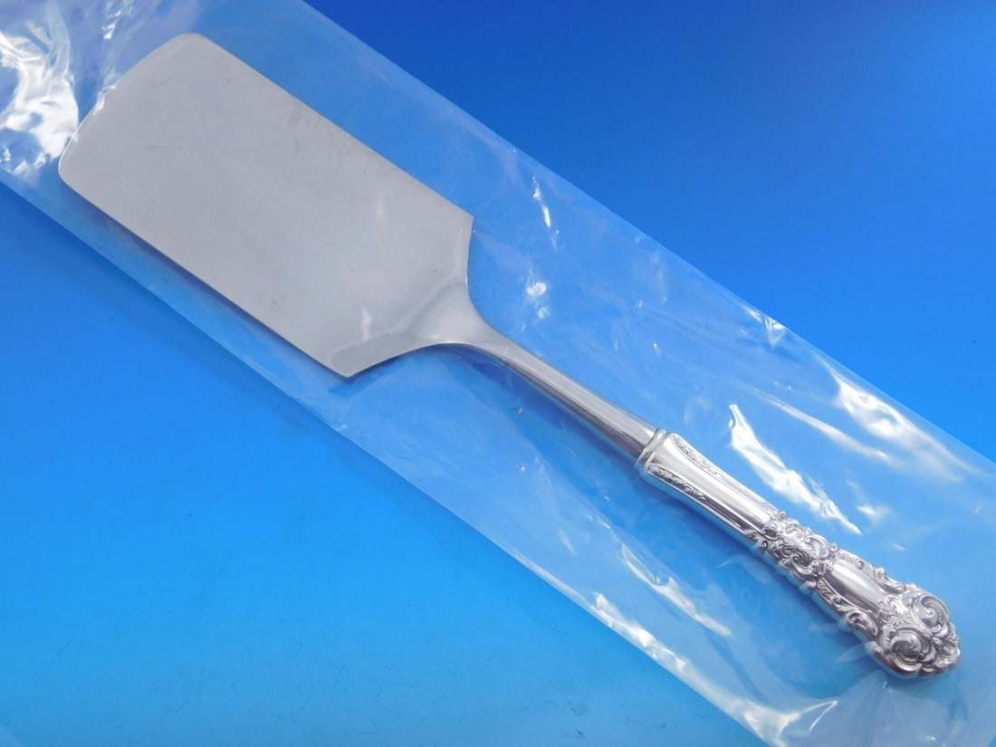 Reed and Barton French Renaissance Sterling Silver Lasagna Server 11.5 inch: Reed and Barton French Renaissance Sterling Silver Lasagna Server 11.5 inch This exquisite lasagna server features the elegant French Renaissance pattern by Reed & Barton. Crafted from high-quality st