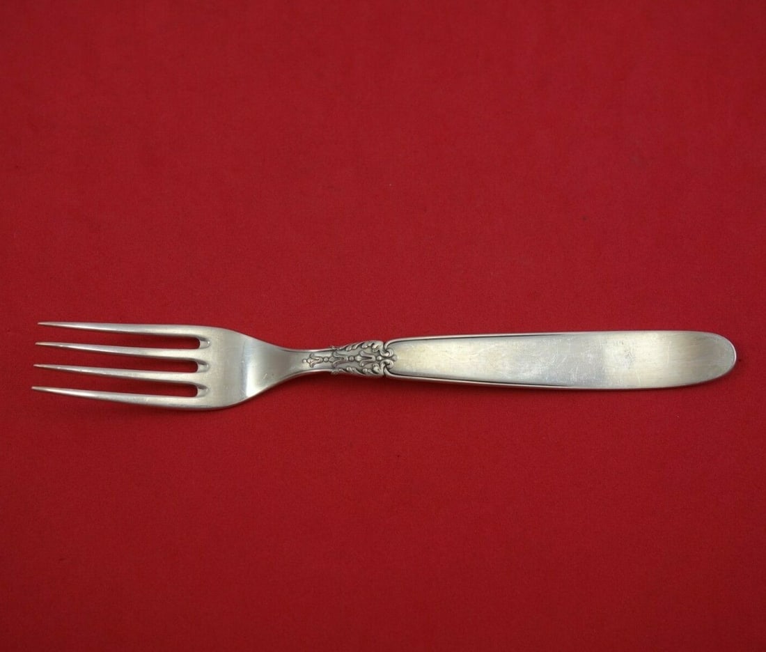 Buccellati Anacapri Sterling Silver 4-Tine Pastry Fork 5 3/4": Buccellati Anacapri Sterling Silver 4-Tine Pastry Fork 5 3/4" This exquisite Anacapri pastry fork by Buccellati showcases Italian craftsmanship in sterling silver. Designed with four finely crafted ti