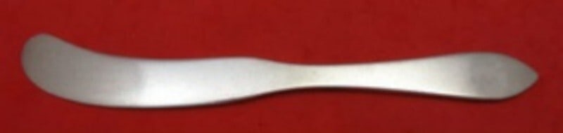 Dominick & Haff Pointed Antique Sterling Silver Butter Spreader Knife: Dominick & Haff Pointed Antique Sterling Silver Butter Spreader Knife This exquisite butter spreader features a flat handle design in the distinguished Pointed Antique pattern by Dominick & Haff. Craf