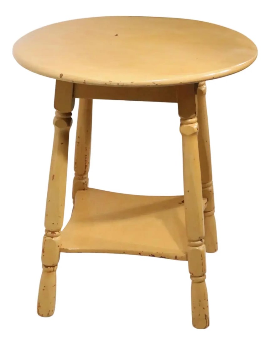 Vintage 1930s Painted Wood Side Table Peach Farmhouse Accent USA: Vintage 1930s Painted Wood Side Table Peach Farmhouse Accent USA This charming side table showcases a shabby chic, rustic farmhouse style and is painted in a peach color. Crafted in the USA from solid