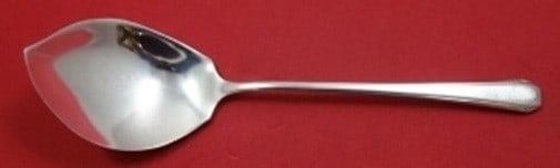 Sterling Jelly Server 6.5 Inch Cascade Pattern Serving Piece: Sterling Jelly Server 6.5 Inch Cascade Pattern Serving Piece This vintage jelly server features the Cascade pattern by Towle and is crafted from sterling silver. Measuring 6 1/2 inches in length, it i