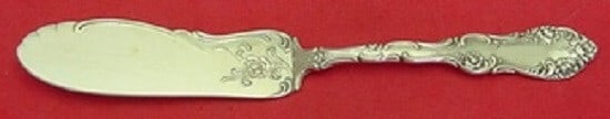 Towle Old English Sterling Silver Master Butter Knife 6 3/4" Flat Handle: Towle Old English Sterling Silver Master Butter Knife 6 3/4" Flat Handle This exquisite master butter knife features a beautifully crafted flat handle in the timeless Old English pattern by Towle. Mad