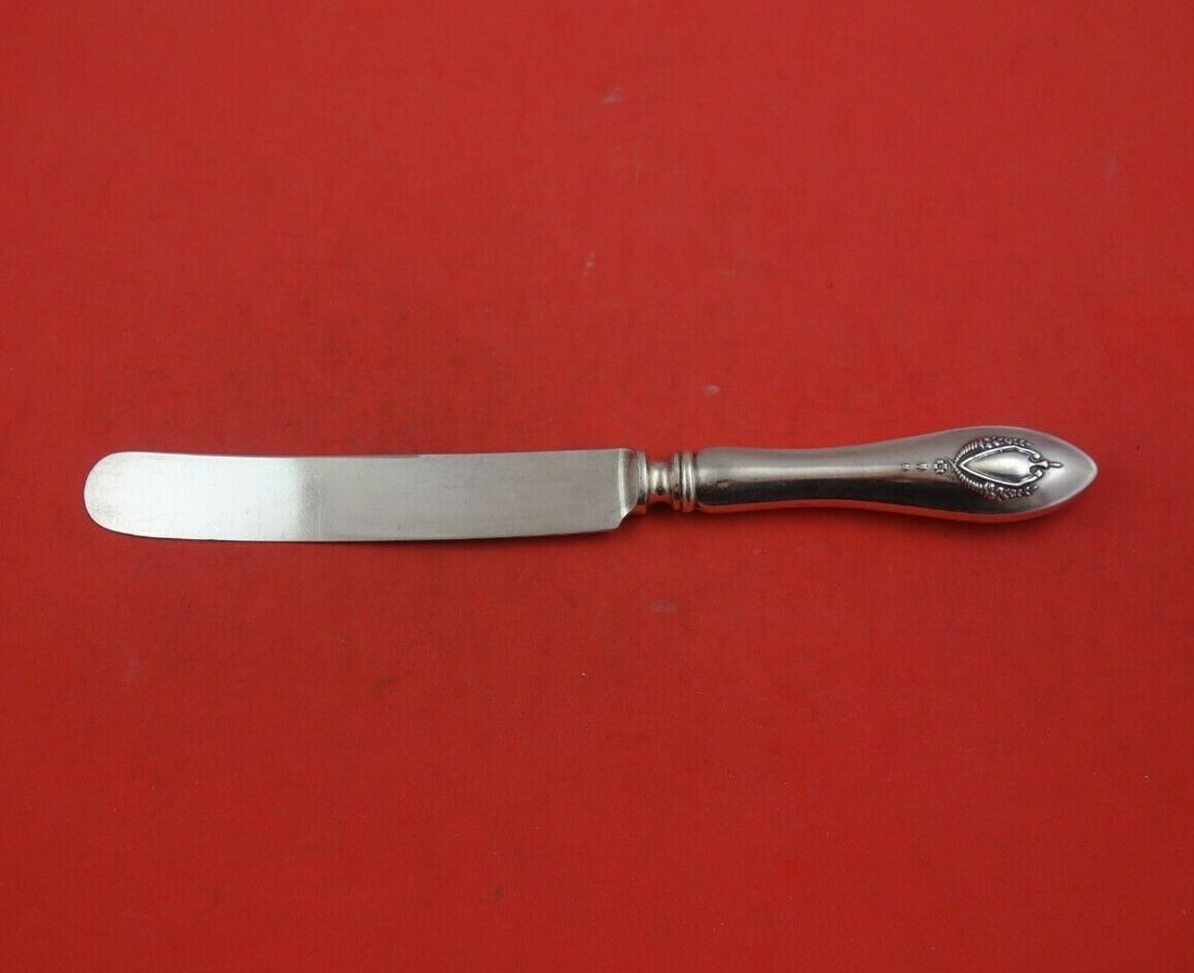 Lunt Mount Vernon Sterling Silver Knife Old French 8.5 Inch: Lunt Mount Vernon Sterling Silver Knife Old French 8.5 Inch This Mount Vernon regular knife by Lunt features a beautifully crafted sterling silver hollow handle paired with a silverplate blade, design
