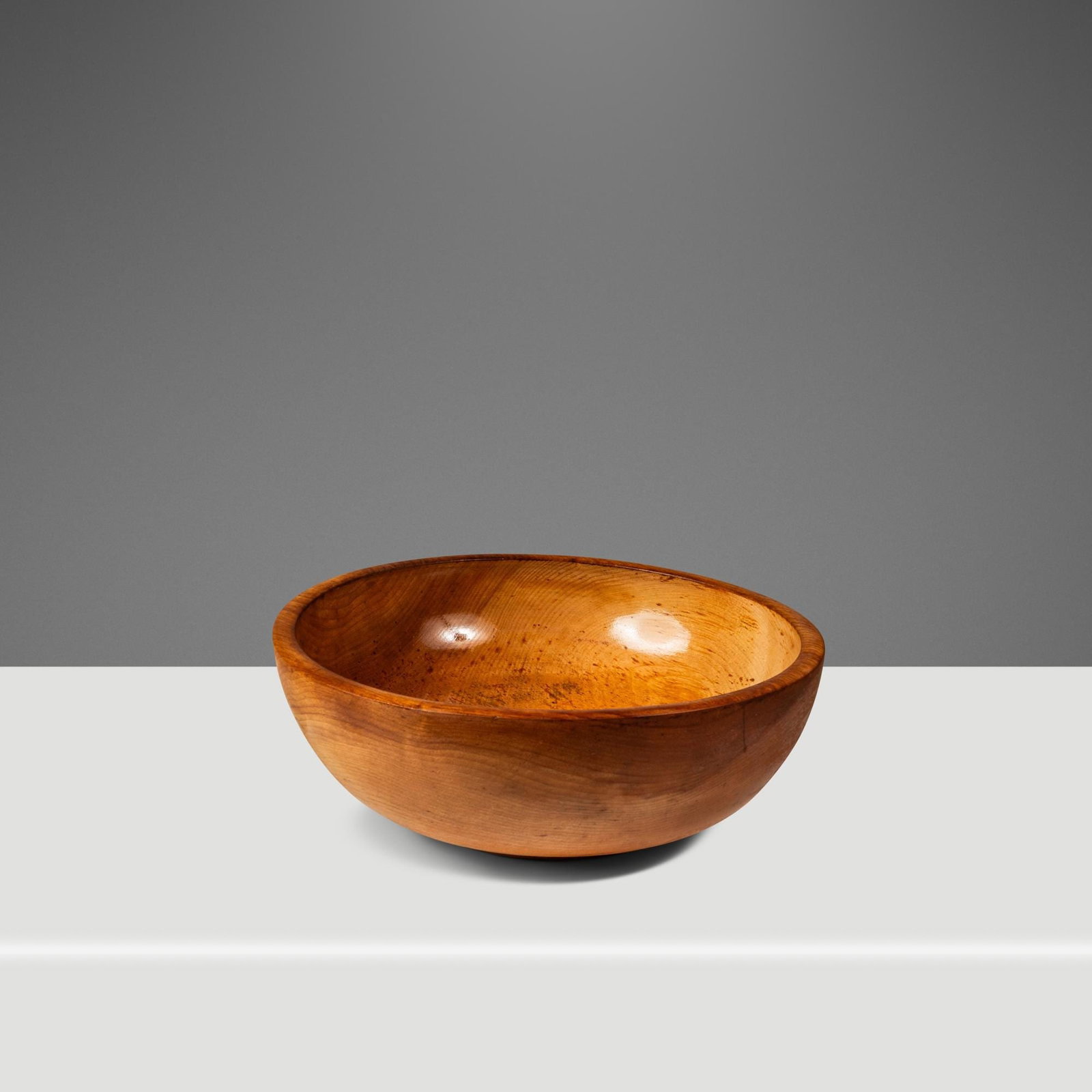 Vintage Hinoki Cedar Serving Bowl Organic Modern Japan 1940s: Vintage Hinoki Cedar Serving Bowl Organic Modern Japan 1940s This exquisite serving bowl is a rare example of post-war craftsmanship, hand-carved from solid Hinoki Cedar in occupied Japan during the 1