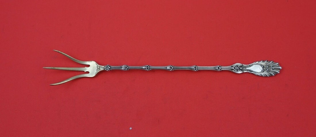 Whiting Radiant Sterling Silver Lettuce Fork Gold Washed 9 Inch: Whiting Radiant Sterling Silver Lettuce Fork Gold Washed 9 Inch This exquisite 9" lettuce fork is part of the Radiant pattern by Whiting, crafted from high-quality sterling silver with a beautiful gol