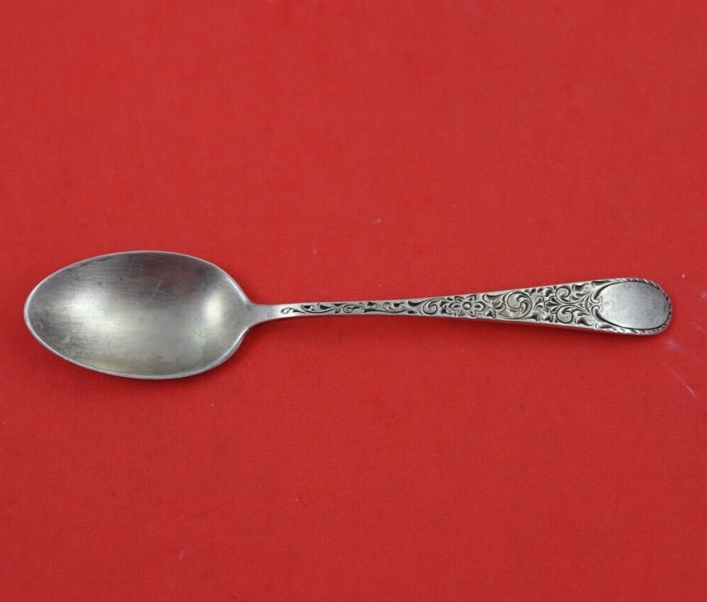 Birks London Engraved Sterling Silver Teaspoon 5 5/8 Inch: Birks London Engraved Sterling Silver Teaspoon 5 5/8 Inch This exquisite London Engraved Teaspoon by Birks is crafted from high-quality sterling silver, showcasing the elegant London Engraved pattern.