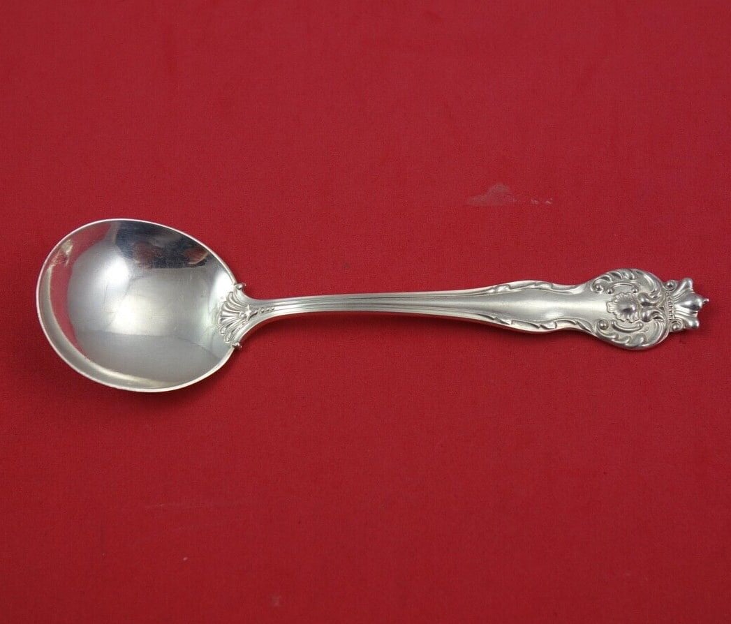 Mount Vernon Howard Queen Sterling Silver Cream Soup Spoon 5 5/8": Mount Vernon Howard Queen Sterling Silver Cream Soup Spoon 5 5/8" This exquisite cream soup spoon is part of the 'Queen' pattern by Mount Vernon / Howard, crafted from high-quality sterling silver. Me