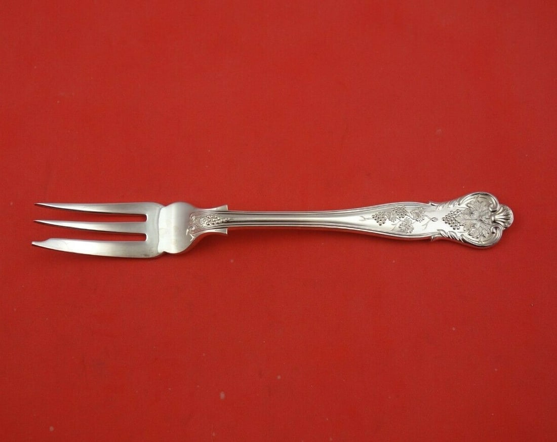 Asprey Bright Vine Sterling Silver 3-Tine Salad Pastry Fork 7 1/8": Asprey Bright Vine Sterling Silver 3-Tine Salad Pastry Fork 7 1/8" Enhance your dining experience with this exquisite Bright Vine Salad Fork / Pastry Fork by Asprey. Crafted from high-quality sterling