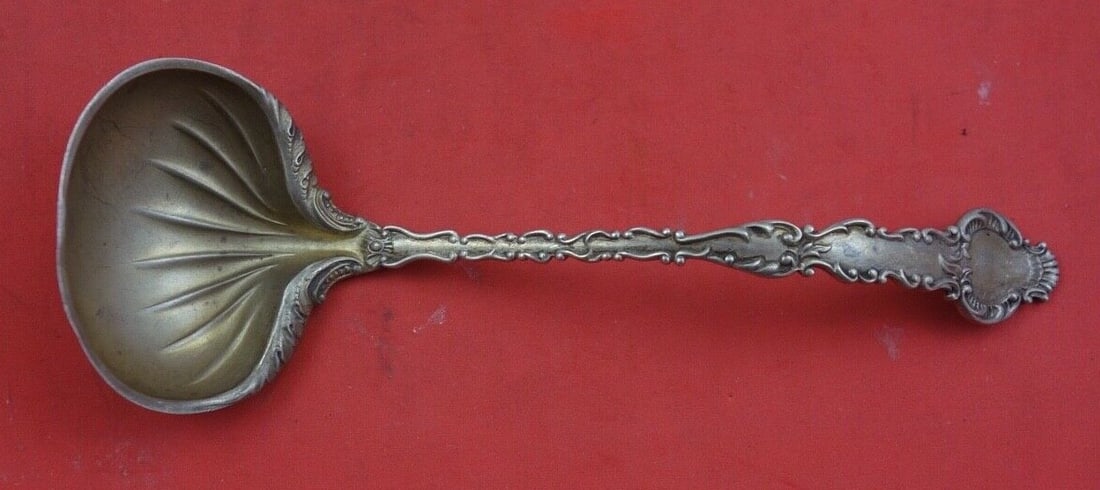 HH Curtis Sterling Silver Sauce Ladle 5 3/4 Inch Classic Design: HH Curtis Sterling Silver Sauce Ladle 5 3/4 Inch Classic Design This exquisite sauce ladle by HH Curtis is crafted from high-quality sterling silver, measuring 5 3/4 inches in length. Featuring a clas