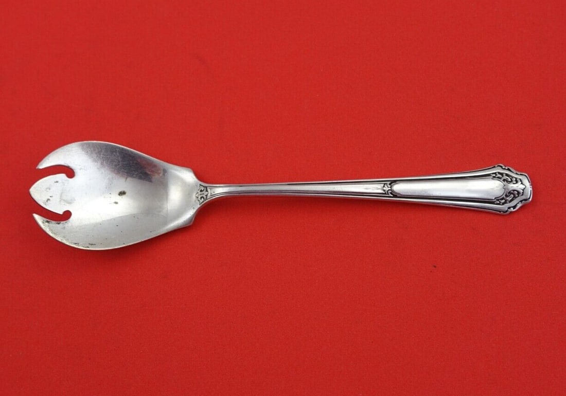 Wallace Princess Anne Sterling Silver Ice Cream Fork 5 1/4 in: Wallace Princess Anne Sterling Silver Ice Cream Fork 5 1/4 in This exquisite ice cream fork is a part of the Princess Anne pattern by Wallace, crafted from high-quality sterling silver. Measuring 5 1/