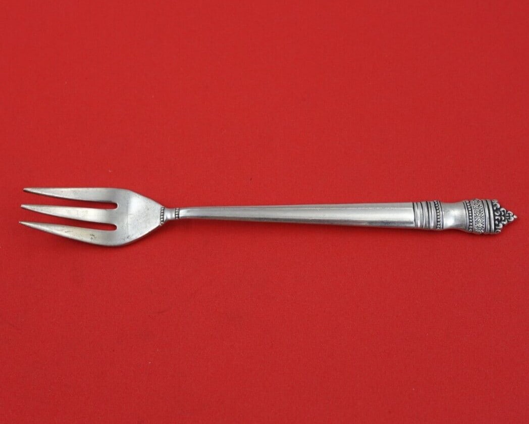 Towle Danish Baroque Sterling Silver Cocktail Fork 5 3/4": Towle Danish Baroque Sterling Silver Cocktail Fork 5 3/4" Enhance your dining experience with this elegant Danish Baroque cocktail fork by Towle. Crafted from high-quality sterling silver, this 5 3/4"