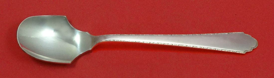 Lunt Sterling Silver Cheese Scoop 5 3/4" William and Mary Pattern: Lunt Sterling Silver Cheese Scoop 5 3/4" William and Mary Pattern Enhance your serving experience with this exquisite William and Mary cheese scoop by Lunt, expertly crafted from high-quality sterling
