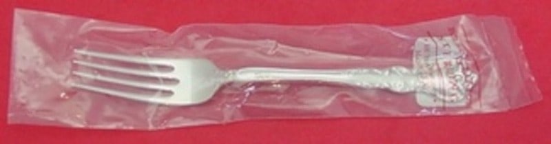 Sterling Silver Regular Fork 7 3/8 Inch Savannah Pattern Reed and Barton: Sterling Silver Regular Fork 7 3/8 Inch Savannah Pattern Reed and Barton This is a Reed & Barton regular fork in the Savannah pattern, crafted from sterling silver. The fork measures 7 3/8 inches and