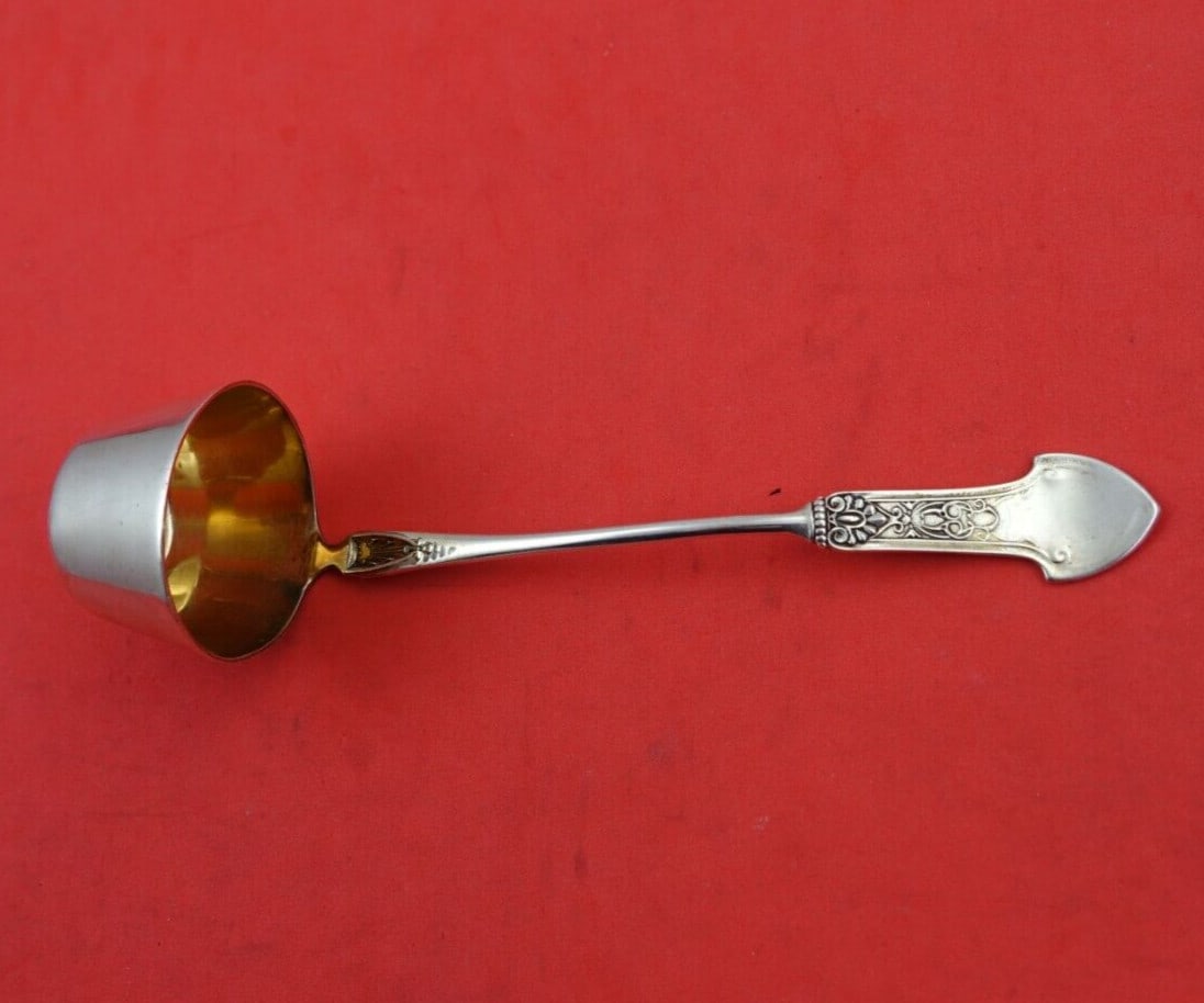 Gorham Corinthian Sterling Silver Sauce Ladle 5 3/4 Bucket Bowl: Gorham Corinthian Sterling Silver Sauce Ladle 5 3/4 Bucket Bowl This exquisite sauce ladle from Gorham features the elegant Corinthian pattern, crafted from high-quality sterling silver. The ladle boa