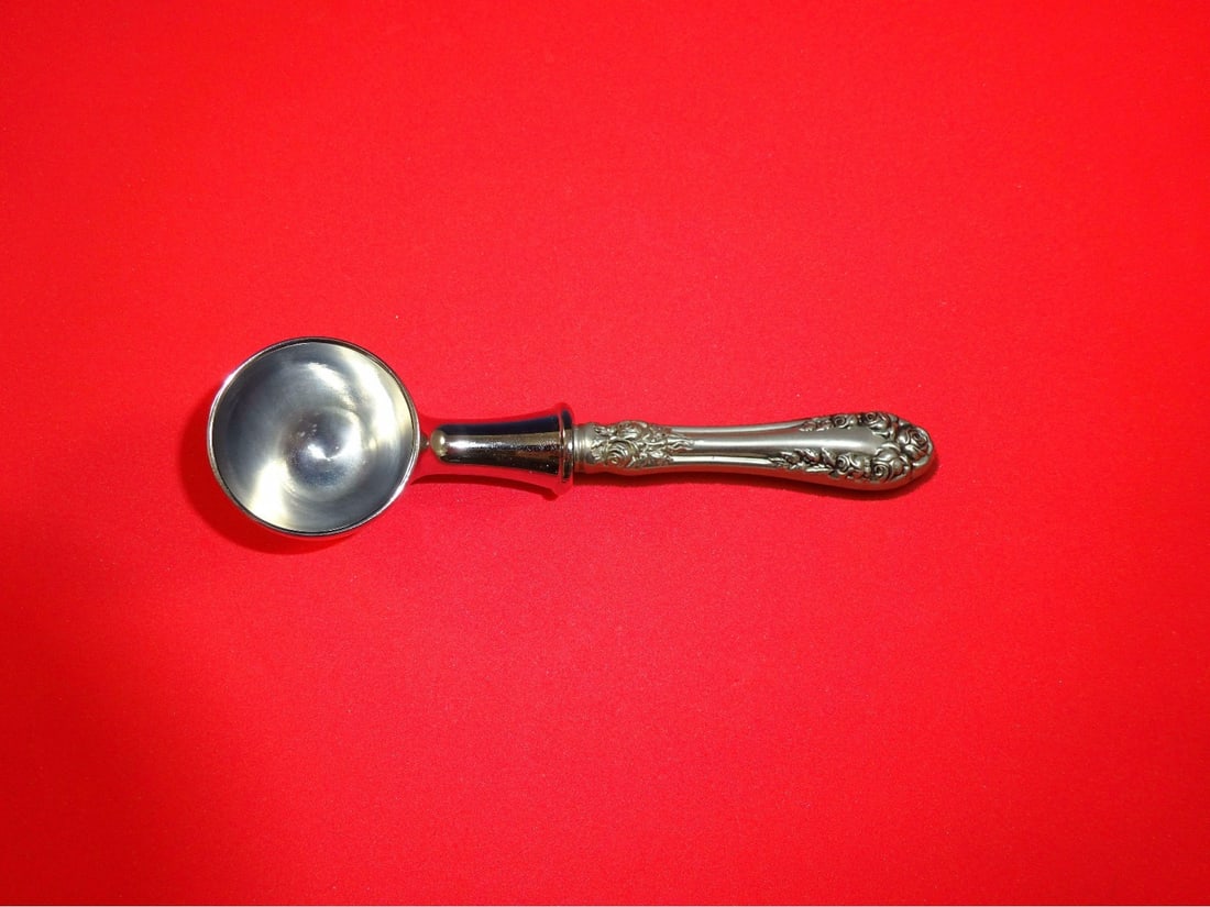 Wallace Rose Sterling Silver Coffee Scoop Custom Made 6": Wallace Rose Sterling Silver Coffee Scoop Custom Made 6" This elegant coffee scoop features the exquisite "Rose" pattern by Wallace, crafted from high-quality sterling silver. With a custom-made hollo