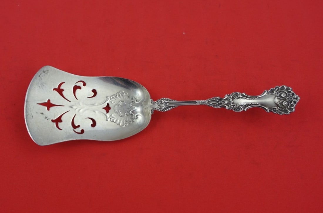 Whiting Pompadour Sterling Silver Croquet Server 7.5 Vintage: Whiting Pompadour Sterling Silver Croquet Server 7.5 Vintage This exquisite 7 1/2" croquet server, designed in the elegant Pompadour pattern by Whiting, showcases the timeless beauty of sterling silve