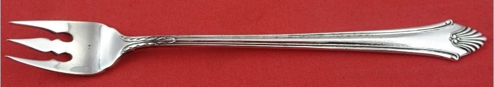 Gorham Edgemont Sterling Silver Cocktail Fork 5.5 inch: Gorham Edgemont Sterling Silver Cocktail Fork 5.5 inch This exquisite cocktail fork from Gorham's Edgemont pattern, also known as Late Georgian, showcases the timeless elegance of sterling silver. Mea