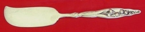 Whiting Lily of the Valley Sterling Silver Butter Spreader 5 1/4 Inch: Whiting Lily of the Valley Sterling Silver Butter Spreader 5 1/4 Inch This elegant butter spreader, crafted from sterling silver, features the exquisite 'Lily of the Valley' pattern by Whiting. Measur