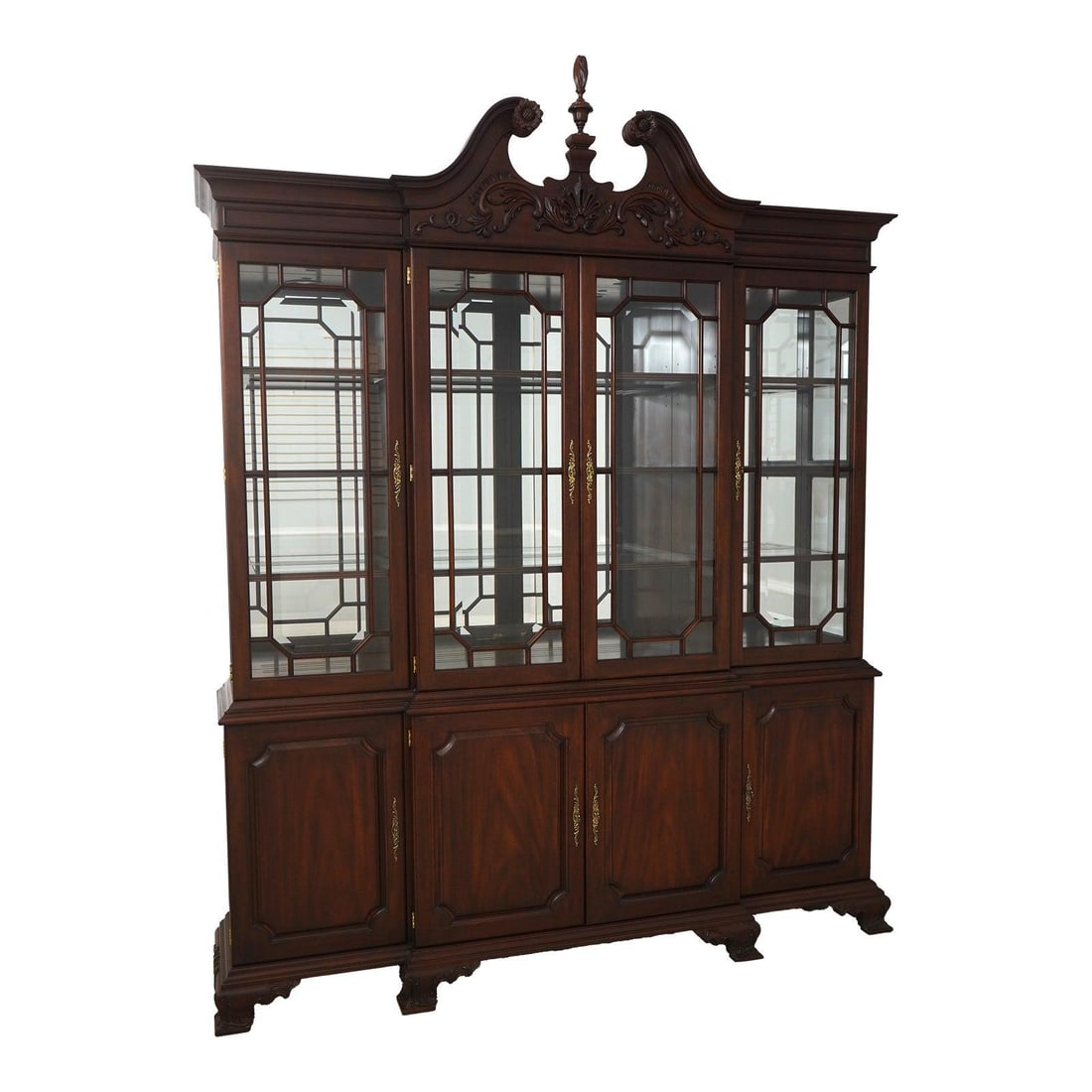 Henkel Harris Model 2382 Mahogany Breakfront Chippendale Style Beveled Glass: Henkel Harris Model 2382 Mahogany Breakfront Chippendale Style Beveled Glass This exquisite Henkel Harris Model 2382 breakfront showcases a stunning mahogany finish, crafted around 2001. It features e