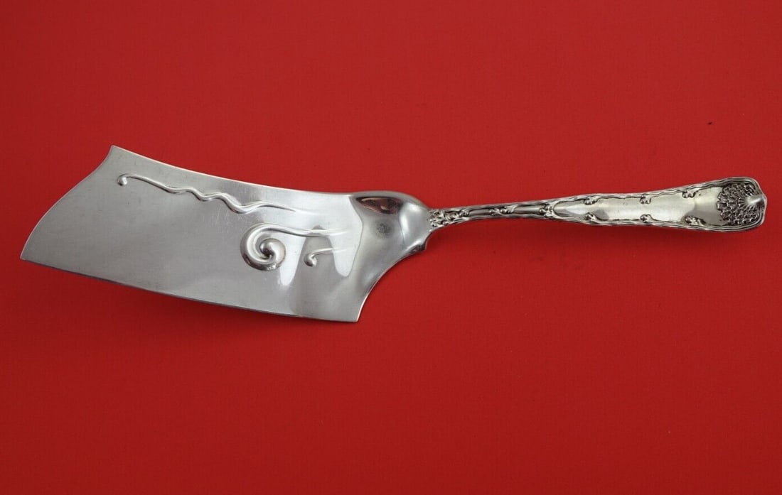 Tiffany & Co Wave Edge Sterling Silver Ice Cream Slice 12 Inch Hatchet Style: Tiffany & Co Wave Edge Sterling Silver Ice Cream Slice 12 Inch Hatchet Style Presenting an exquisite Wave Edge ice cream slice by Tiffany & Co., crafted from high-quality sterling silver. This elegant