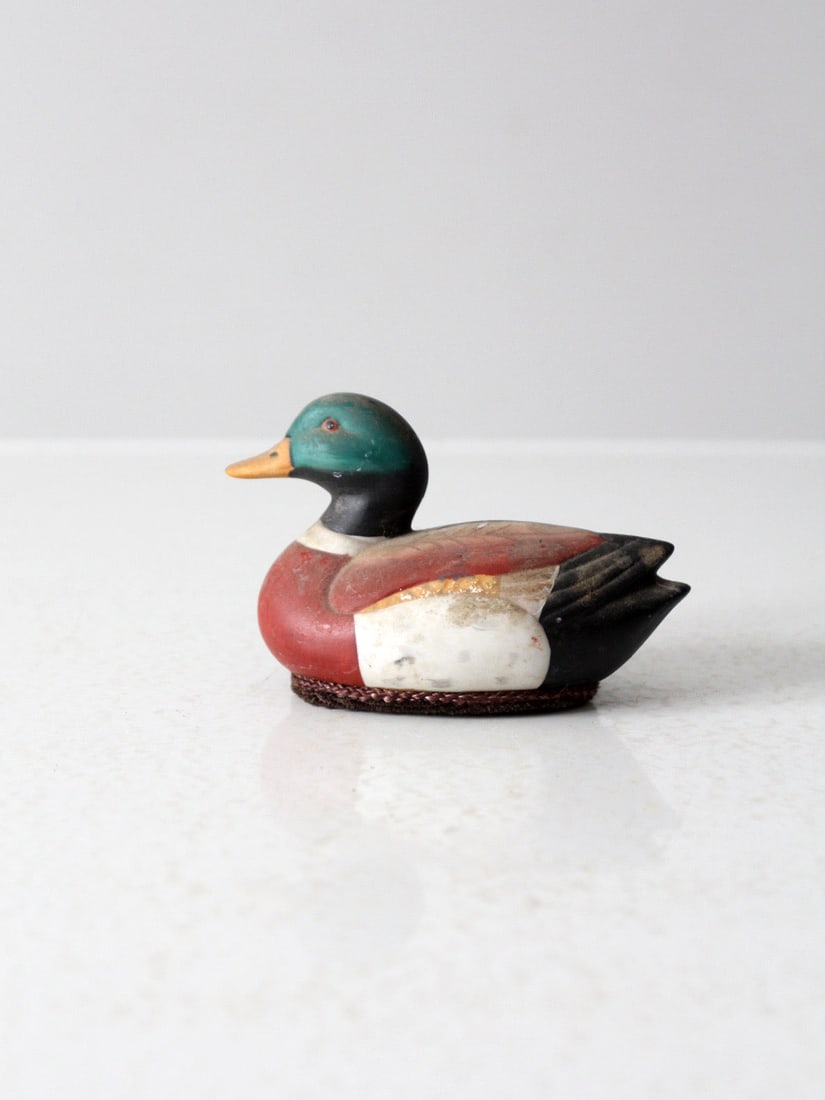 Mid-Century Hand-Painted Wooden Mallard Duck Lint Brush: Mid-Century Hand-Painted Wooden Mallard Duck Lint Brush This charming mid-20th century hand-painted wooden lint brush is expertly crafted in the shape of a mallard duck. It serves both functional and