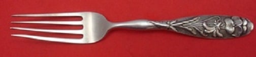 Shiebler Flora Sterling Silver Junior Fork Dated '92 6 Inch: Shiebler Flora Sterling Silver Junior Fork Dated '92 6 Inch This exquisite junior fork features the classic Flora pattern by Shiebler, crafted from high-quality sterling silver. Dated '92, this piece