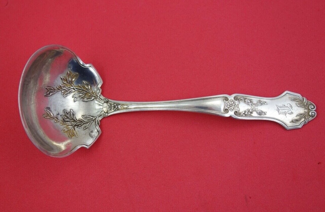 International Sterling Silver La Rochelle Gravy Ladle 7.5 inches Monogrammed: International Sterling Silver La Rochelle Gravy Ladle 7.5 inches Monogrammed This exquisite gravy ladle from the La Rochelle pattern by International is crafted in sterling silver, showcasing a timele