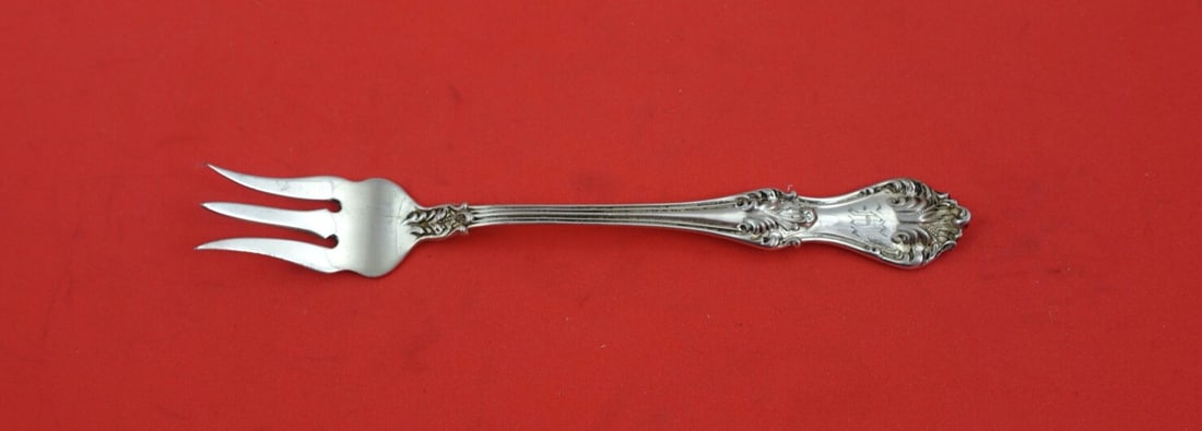 Mount Vernon Corinthian Sterling Silver Oyster Fork 5 7/8" 3-Tine Monogrammed: Mount Vernon Corinthian Sterling Silver Oyster Fork 5 7/8" 3-Tine Monogrammed This exquisite 3-tine splayed oyster fork is part of the Corinthian pattern by Mount Vernon, crafted from high-quality ste