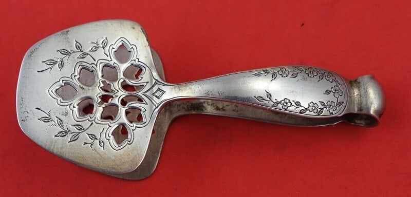 Tiffany & Co King William Engraved Sterling Silver Pastry Tongs 4.5 in (1 of 3)