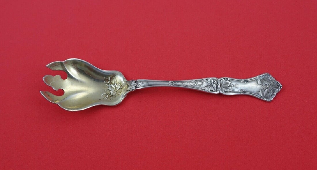 International Sterling Edgewood Gold Washed Ice Cream Fork 5 5/8": International Sterling Edgewood Gold Washed Ice Cream Fork 5 5/8" Explore the elegance of the Edgewood pattern from International Sterling with this exquisite ice cream fork. Crafted from sterling sil