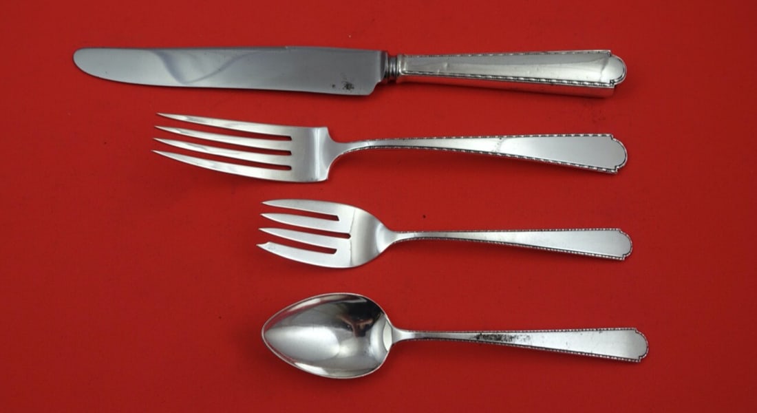 Weidlich Virginia Sterling Silver 4-Piece Dinner Place Setting: Weidlich Virginia Sterling Silver 4-Piece Dinner Place Setting Introducing the Virginia Sterling by Weidlich Sterling Silver Dinner Size Place Setting. This elegant 4-piece set features a beautiful pa