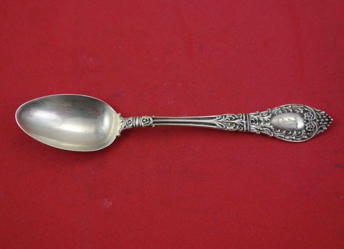 Ornate Sterling Silver Teaspoon by Marshall Field & Co. 5.5 Inch Vintage: Ornate Sterling Silver Teaspoon by Marshall Field & Co. 5.5 Inch Vintage This exquisite vintage teaspoon by Marshall Field & Co. is crafted from high-quality sterling silver, showcasing an ornate desi