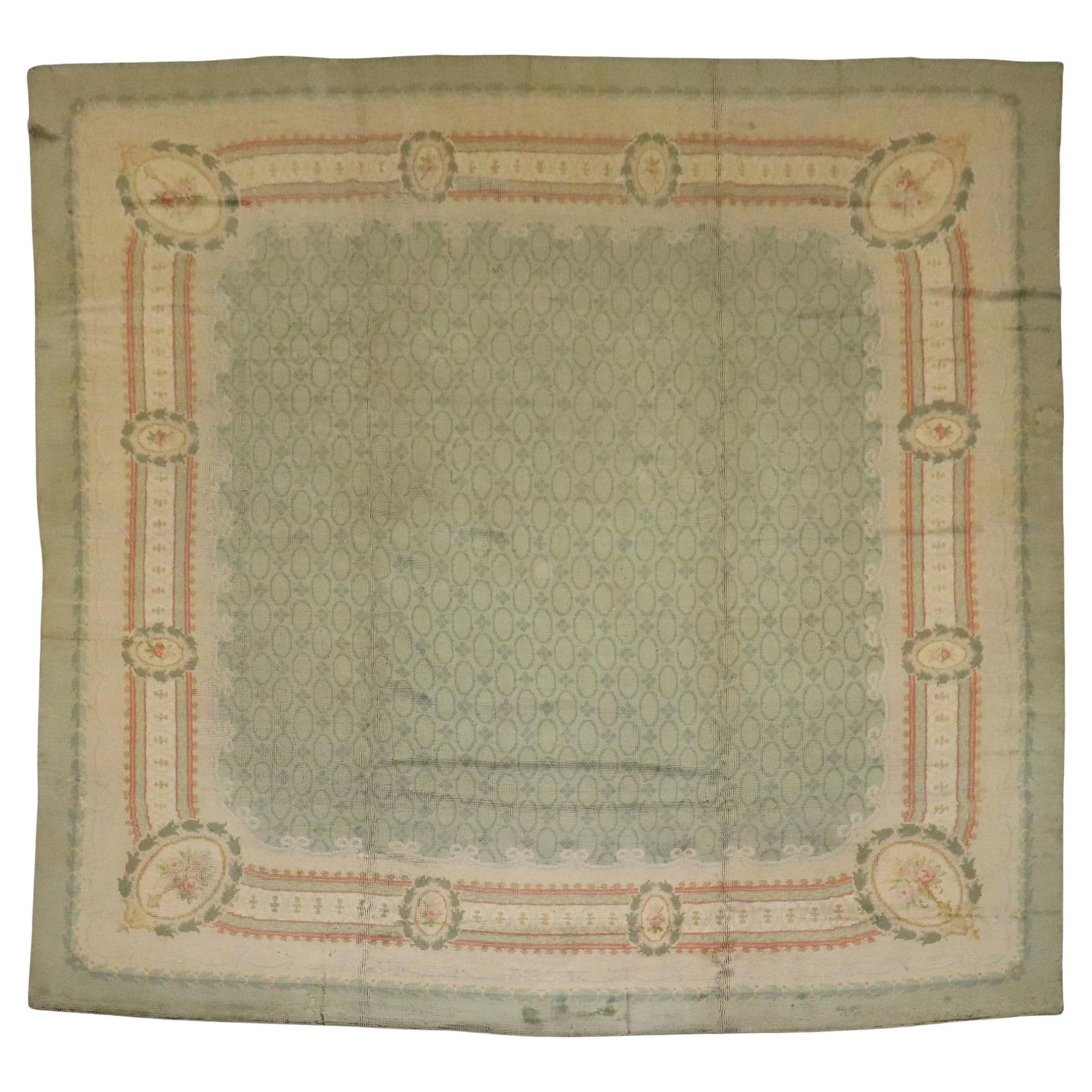 Mint Green Irish Donegal Wool Rug Early 20th Century 11'9 x 11'11: Mint Green Irish Donegal Wool Rug Early 20th Century 11'9 x 11'11 This exquisite mint green Irish Donegal rug is a stunning example of early 20th-century craftsmanship. With a square design measuring