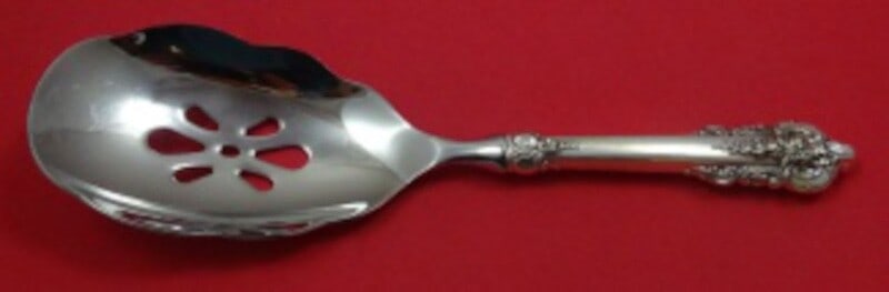 Wallace Grande Baroque Sterling Silver Casserole Spoon 9 1/4" Pierced Scalloped Edge: Wallace Grande Baroque Sterling Silver Casserole Spoon 9 1/4" Pierced Scalloped Edge This exquisite Grande Baroque casserole spoon by Wallace features an elegant pierced scalloped edge and is crafted