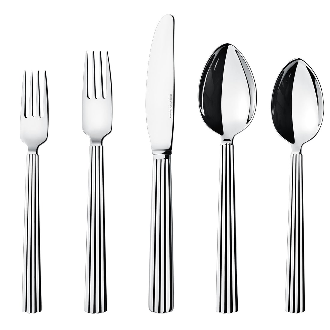 Georg Jensen Bernadotte 5-Piece Stainless Steel Cutlery Set Vintage NOS: Georg Jensen Bernadotte 5-Piece Stainless Steel Cutlery Set Vintage NOS Elevate your dining experience with this vintage 5-piece place setting from the renowned Bernadotte collection by Georg Jensen.