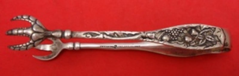 Sterling Silver Sugar Tongs Pomona Pattern 4 Inch Serving Piece: Sterling Silver Sugar Tongs Pomona Pattern 4 Inch Serving Piece This is a Pomona pattern sugar tong by Towle, crafted from sterling silver. Measuring 4 inches in length, it features a multi-motif desi