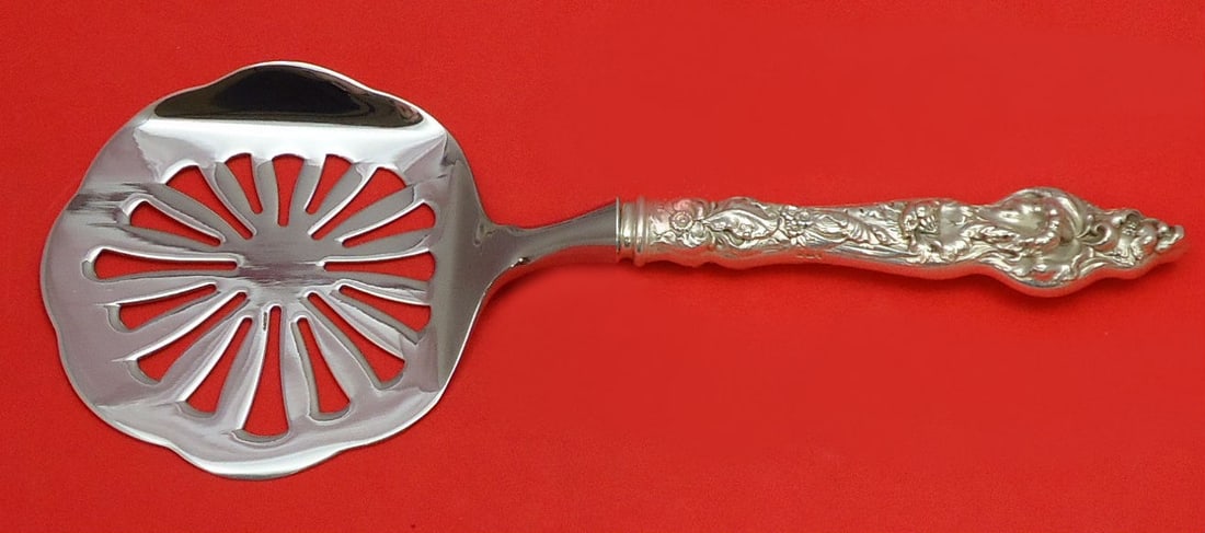 Reed & Barton Les Six Fleurs Sterling Tomato Server Custom Made: Reed & Barton Les Six Fleurs Sterling Tomato Server Custom Made This exquisite tomato server features the elegant Les Six Fleurs pattern by Reed & Barton. Crafted from sterling silver, it boasts a hol