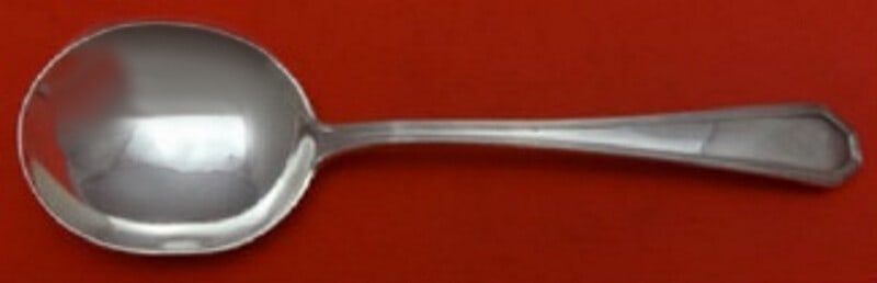 Dominick and Haff Queen Anne Plain Sterling Silver Grapefruit Spoon 5.5": Dominick and Haff Queen Anne Plain Sterling Silver Grapefruit Spoon 5.5" This exquisite grapefruit spoon, crafted by Dominick and Haff, features the elegant Queen Anne Plain pattern. Made from high-qu