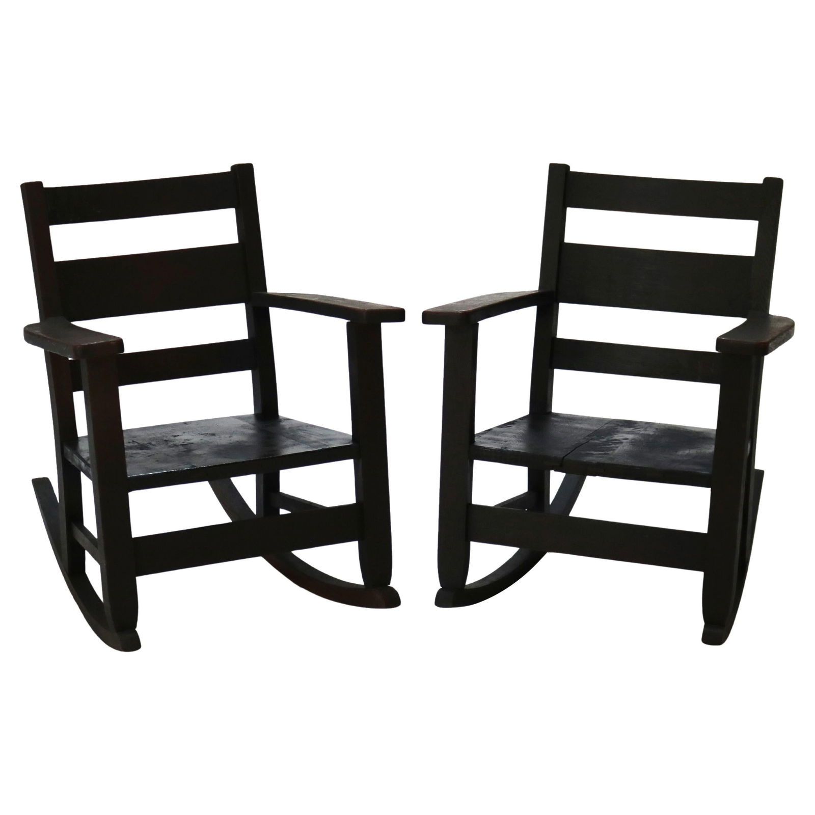 Set of 2 Antique RH Conant's Sons Arts and Crafts Oak Rocking Chairs c1910: Set of 2 Antique RH Conant's Sons Arts and Crafts Oak Rocking Chairs c1910 This exquisite pair of antique rocking chairs was crafted by RH Conant's Sons around 1910, showcasing the distinctive Arts &