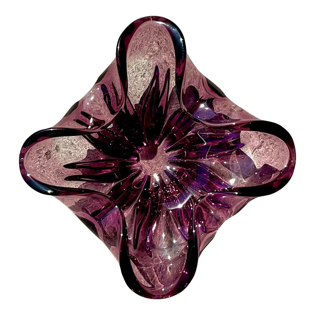 Vintage Murano-Style Art Glass Bowl Amethyst 9" Square: Vintage Murano-Style Art Glass Bowl Amethyst 9" Square Elevate your decor with this exquisite vintage art glass bowl, inspired by the renowned Murano glassmakers. Hand-blown with graceful curves and a
