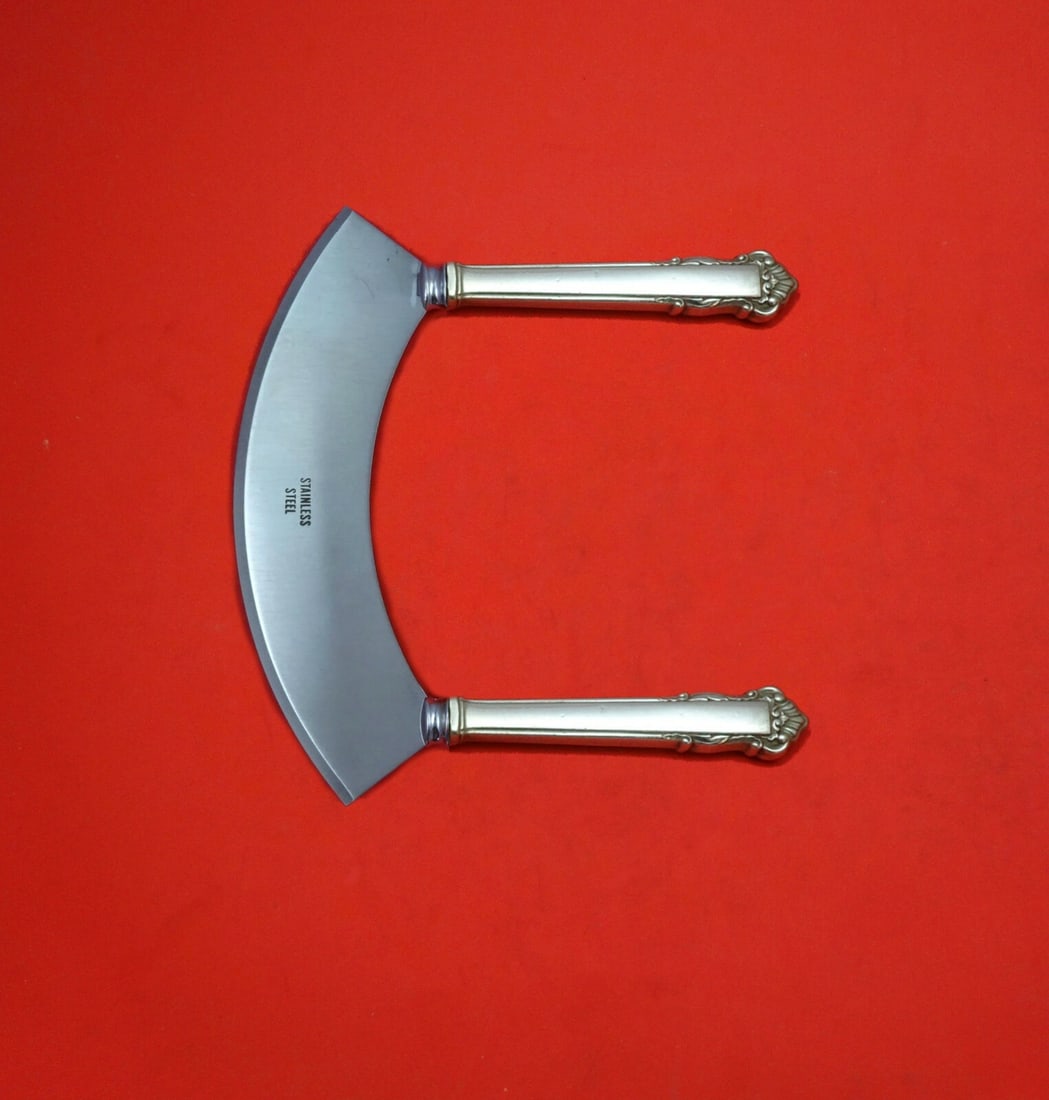 Lunt Sterling Silver Mezzaluna Knife English Shell Custom Made 6 1/4": Lunt Sterling Silver Mezzaluna Knife English Shell Custom Made 6 1/4" Introducing the exquisite English Shell Mezzaluna Knife by Lunt, a stunning piece crafted from sterling silver. This custom-made h