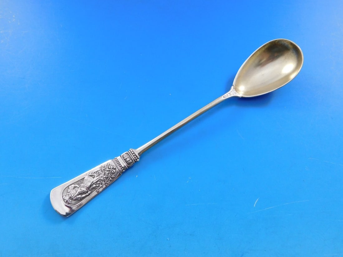 Gorham Fontainebleau Vintage 6 Inch Sterling Silver Parfait Spoon Gold Washed: Gorham Fontainebleau Vintage 6 Inch Sterling Silver Parfait Spoon Gold Washed This vintage parfait spoon from Gorham features the exquisite Fontainebleau pattern, crafted from high-quality sterling si